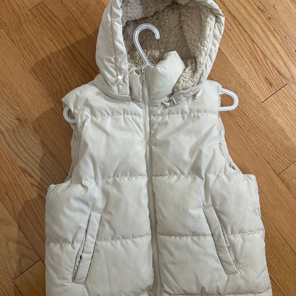 Women's Cream Hooded Puffer Vest